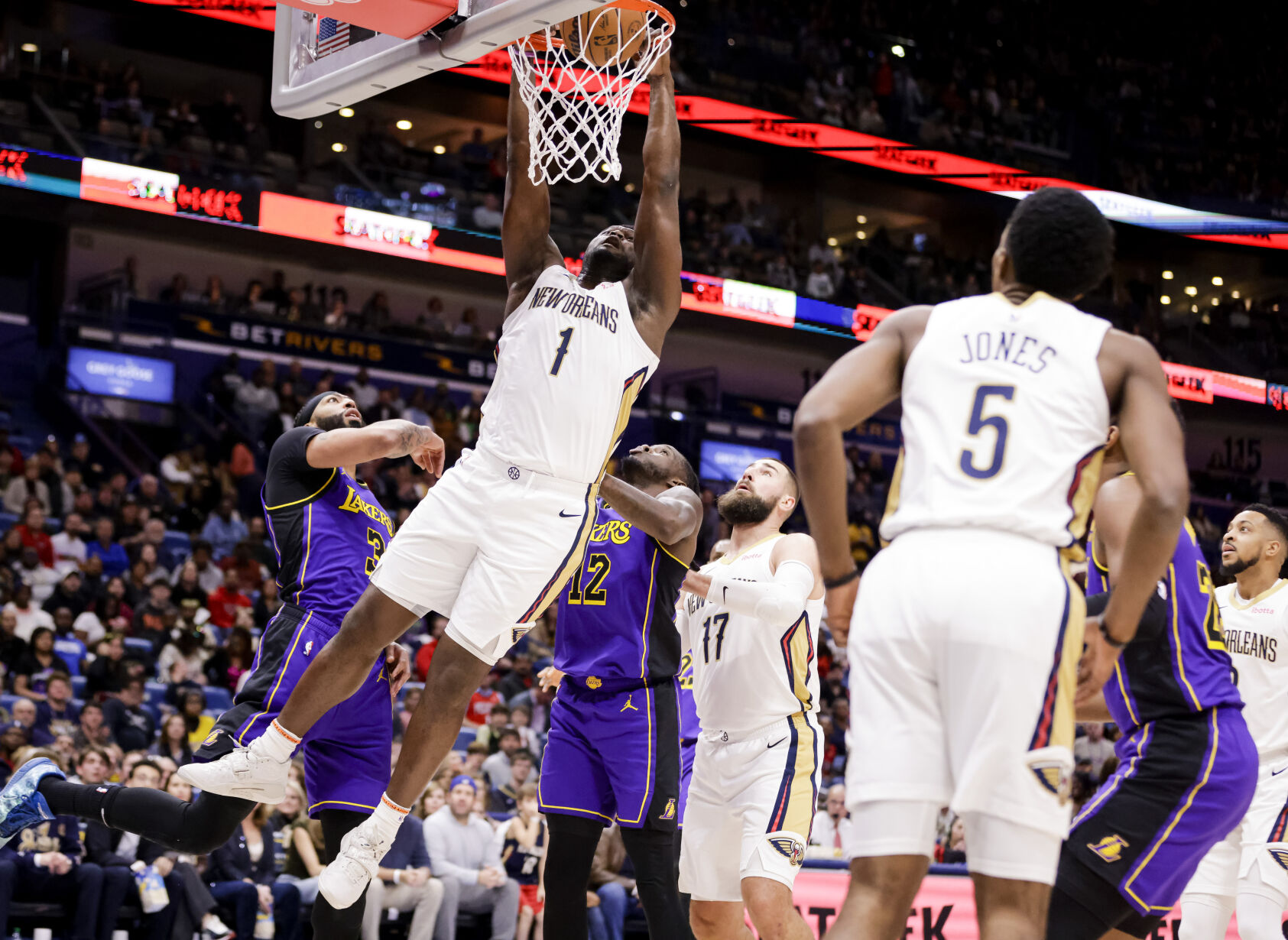 NO.pelicanslakers.010124.127.jpg
